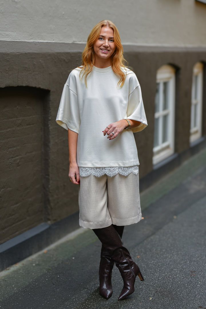 A- View Silja Tee