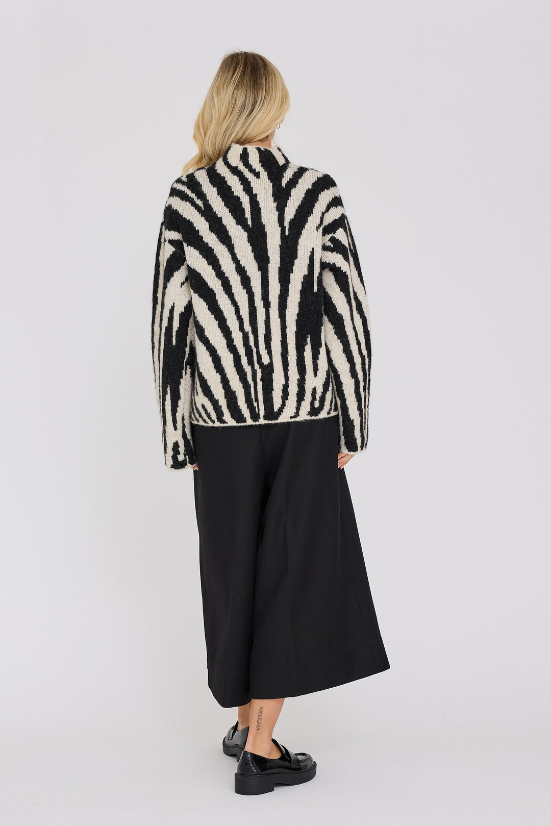 AVIEW Zebra knit pullover