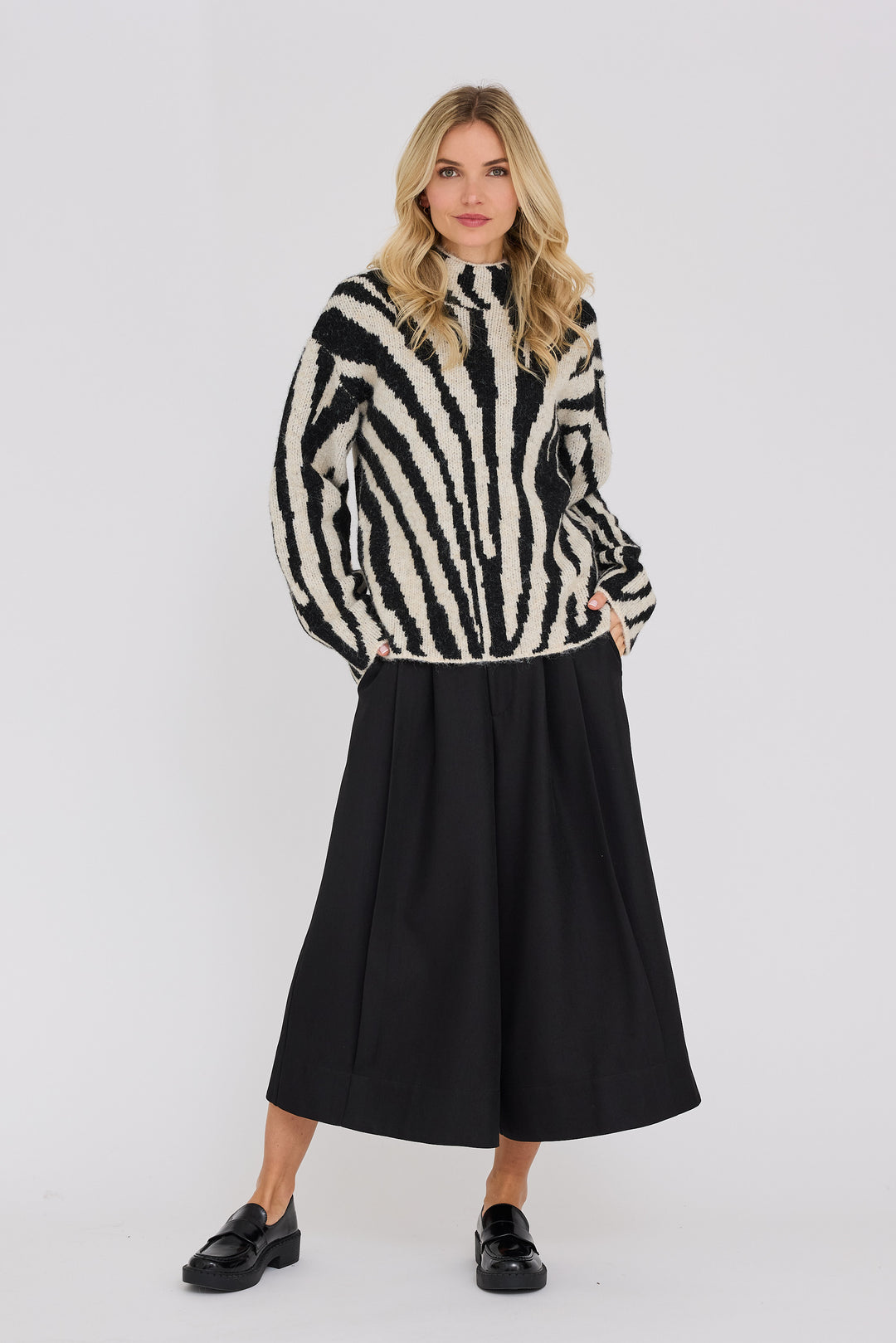 AVIEW Zebra knit pullover