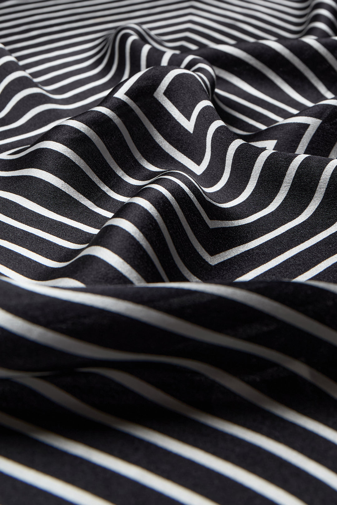 AVIEW Alia silk scarf