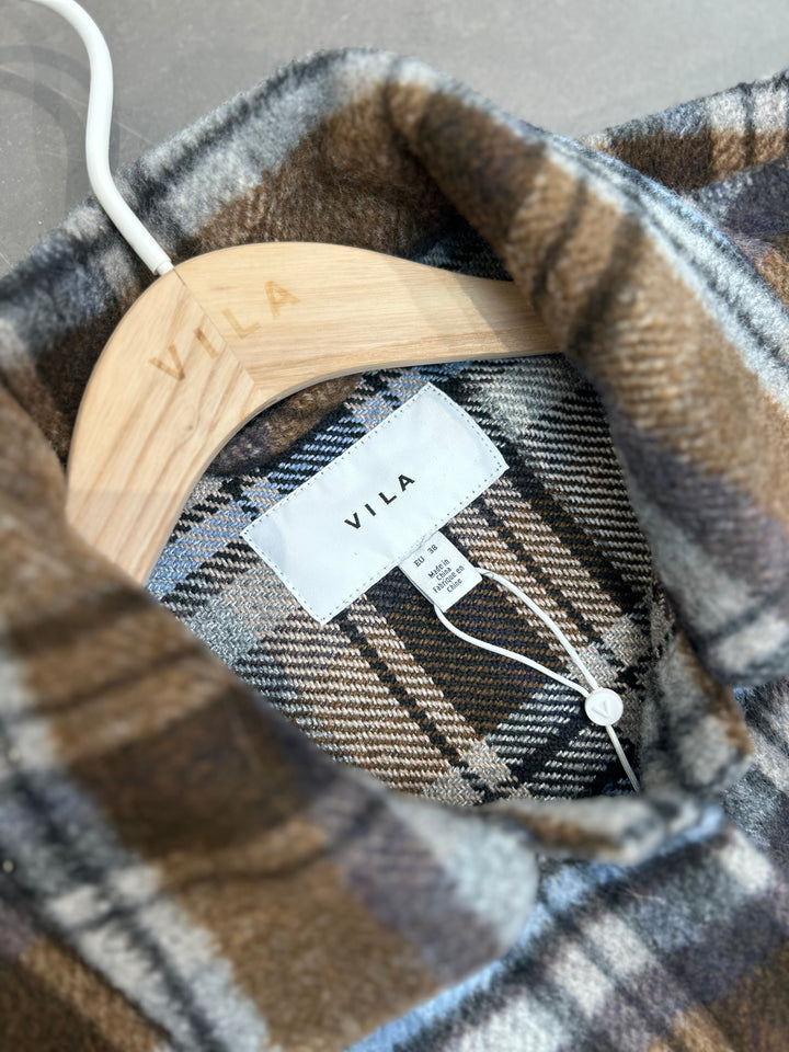 VI EMIE L/S CHECKED SHACKET