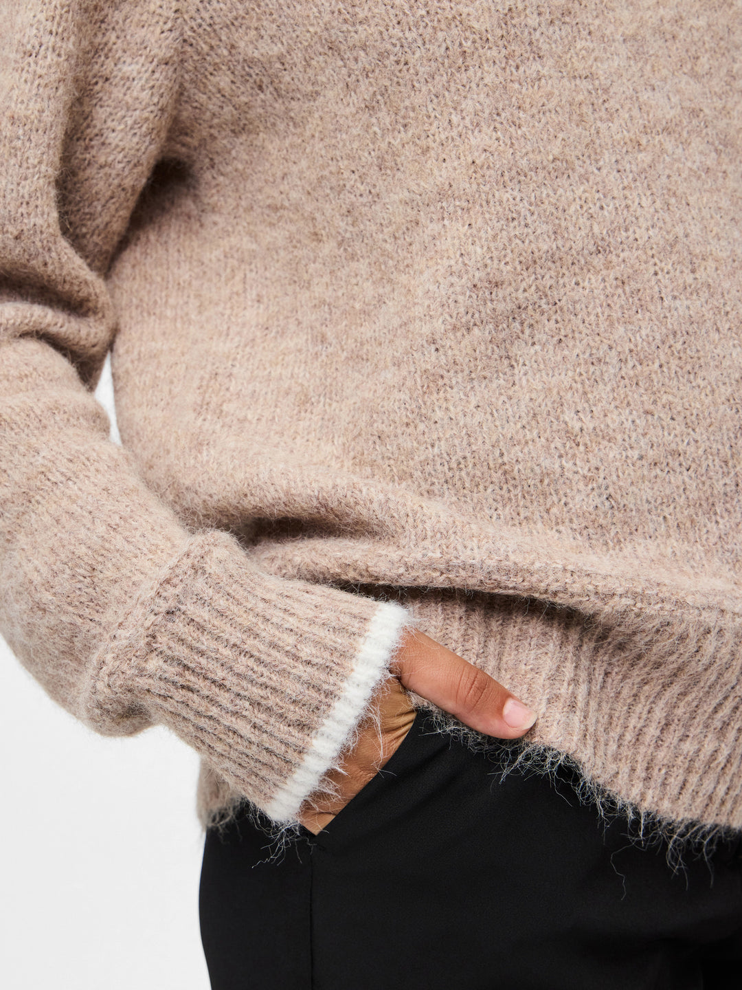 PC Ivy O-Neck Contrast Knit