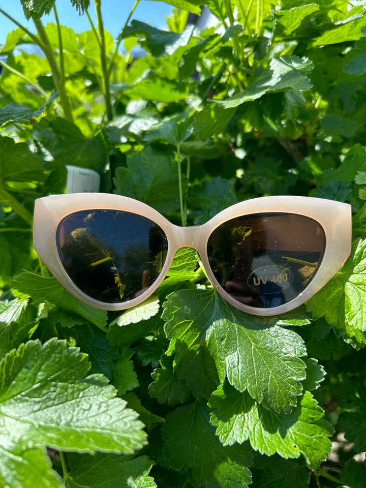 OB Vilma sunglasses Milky